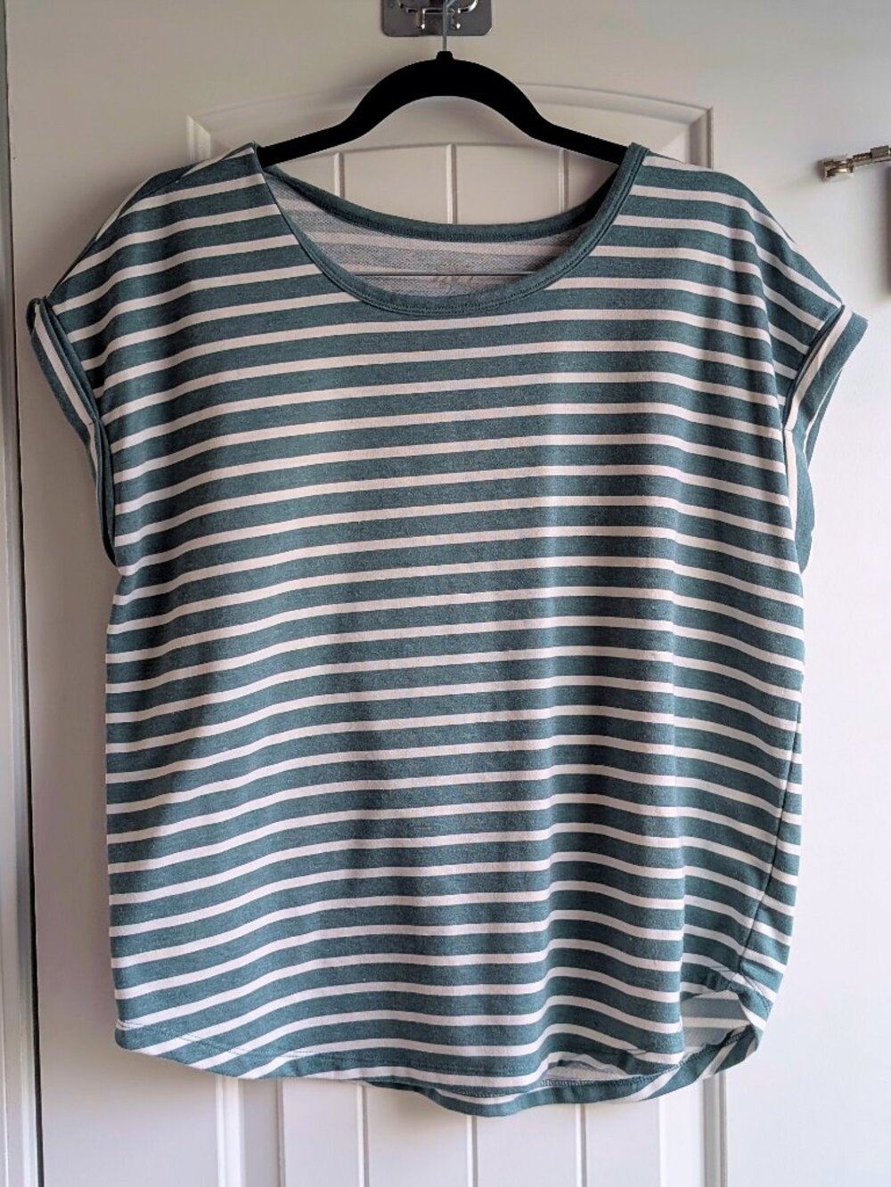 24/7 Maurices Green White Stripe Short Sleeve Top Size L